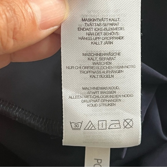 Elegant Lyssé Everyday Essential Button Down Blouse Navy Blue - Picture 10 of 16